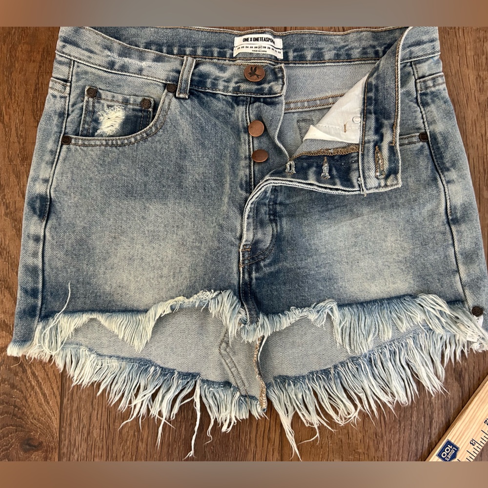One Teaspoon Denim Button Fly Frayed Mini  Skirt NWOT size‎ 27